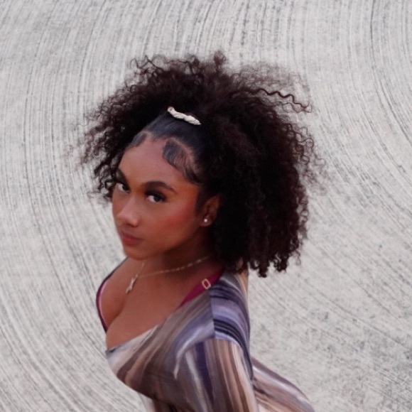 Meet your Posher, Ruth deilin - Picture 1 of 1